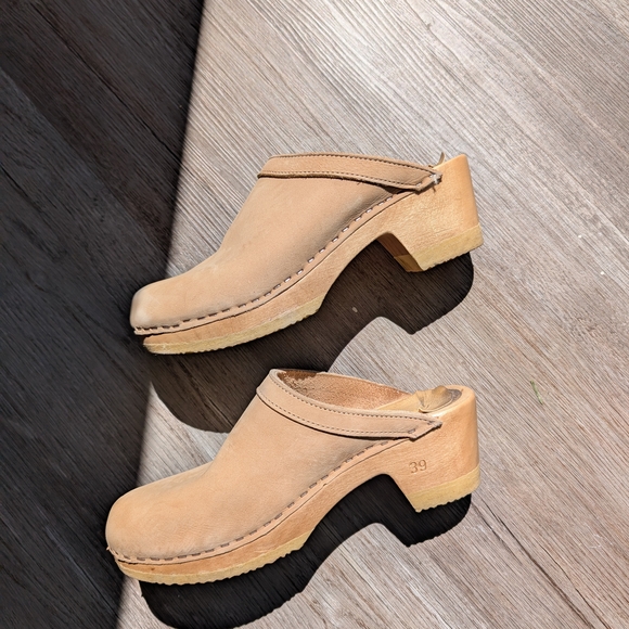No. 6 Tan Leather Mules - Picture 1 of 7